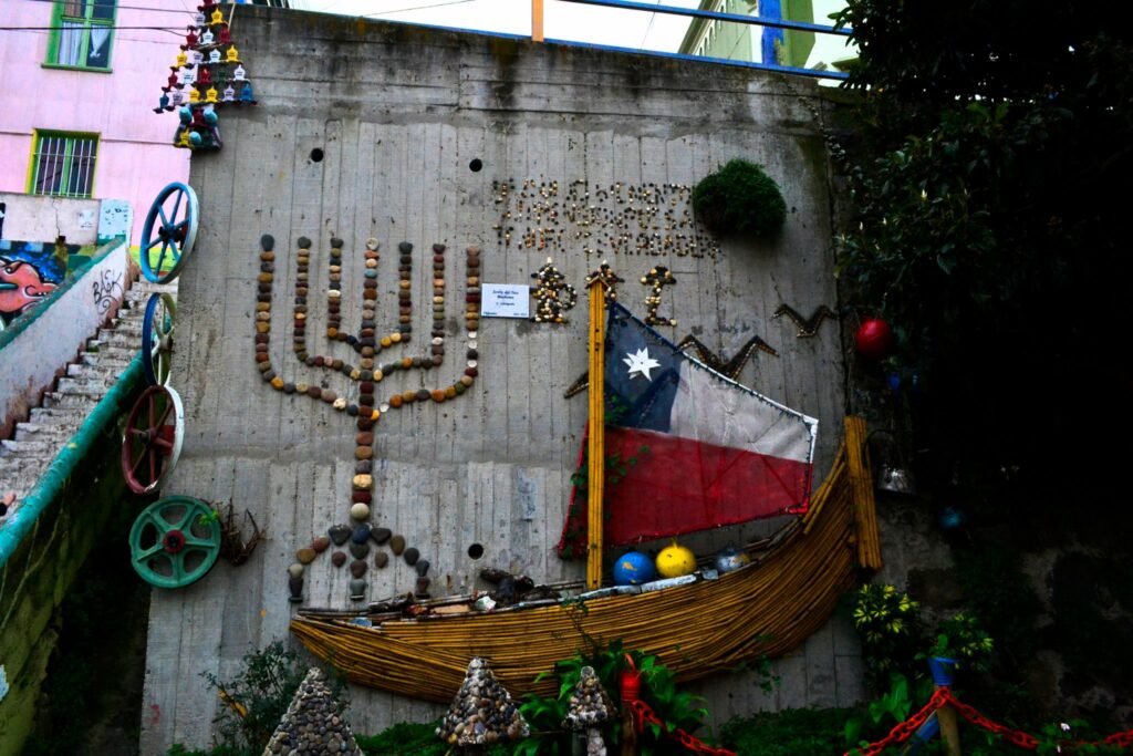Las muestras de arte, son un clásico de los Lugares para visitar en Valparaíso